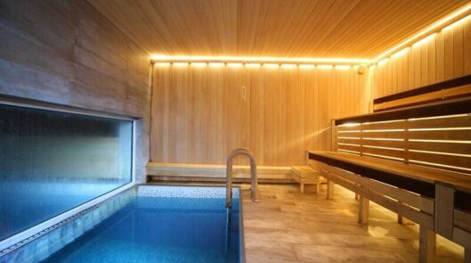 Сауна с бассейном