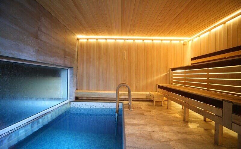 Сауна с бассейном
